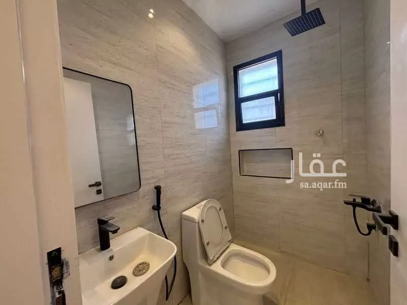 فيلا 7 غرف في طيبة 5