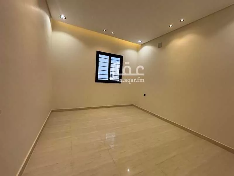 فيلا 7 غرف في طيبة 4