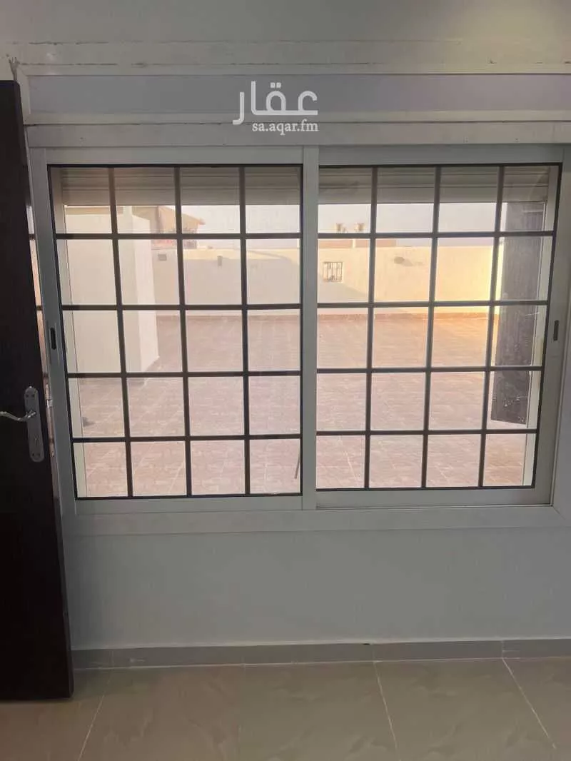 شقة 4 غرف في النزهة 4