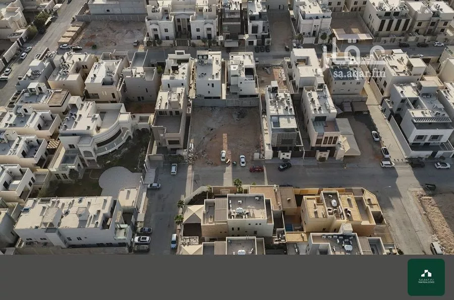 420 sqm land in Al Qairawan 1