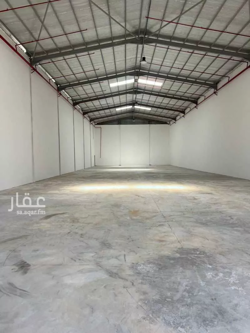 مستودع 3000 م² في بنبان 3