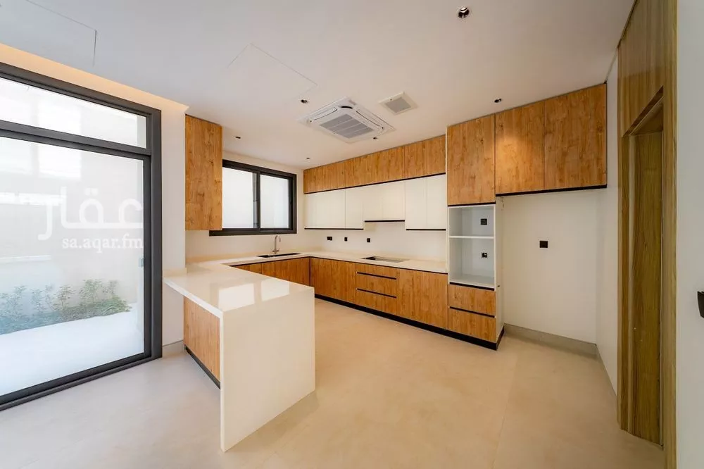 5 bedroom villa in Al Qairawan, Riyadh 4