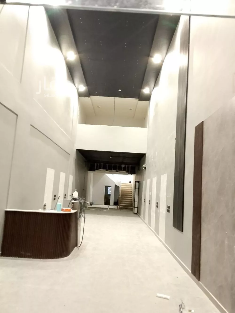 محل 900 م² في قرطبة 1