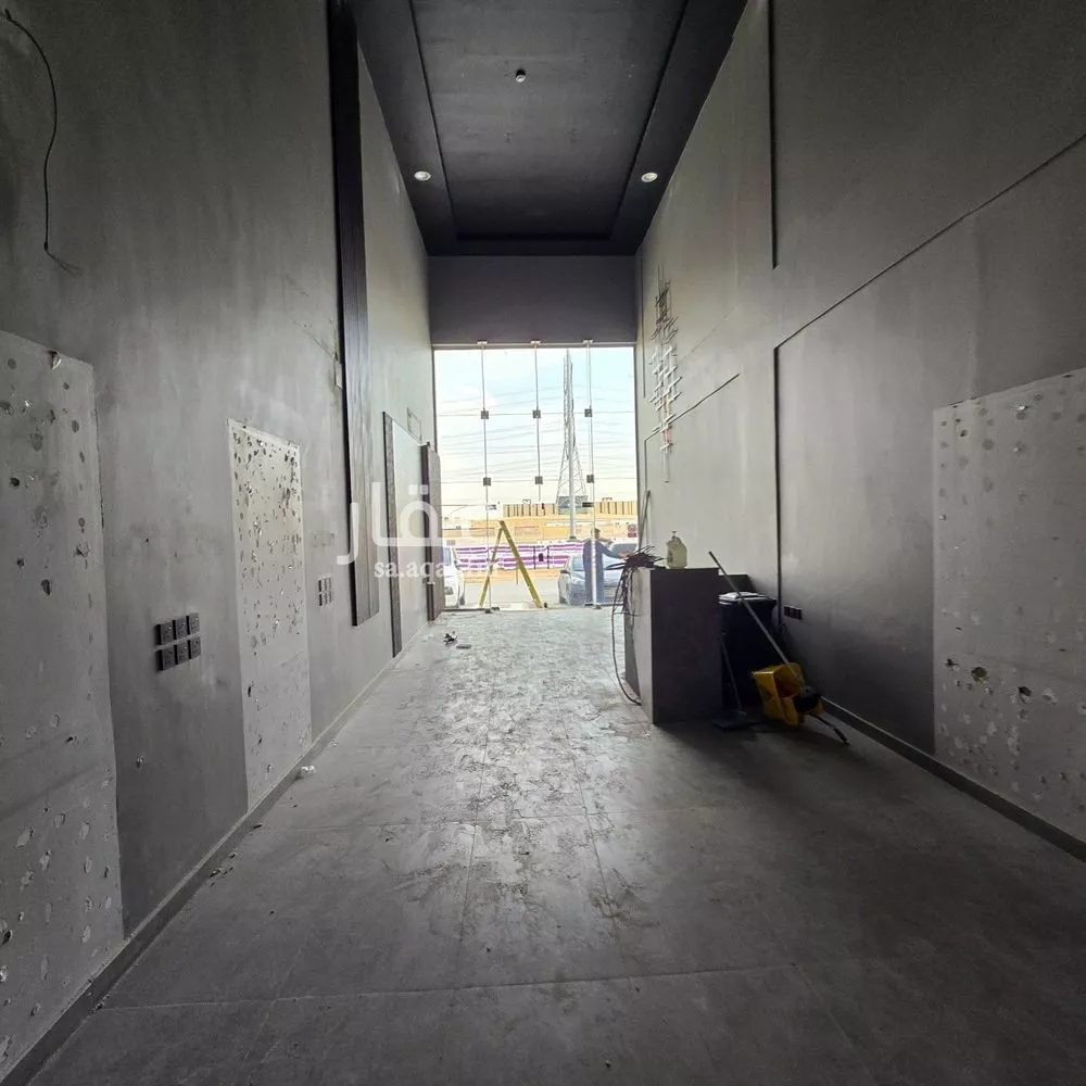 محل 900 م² في قرطبة 5