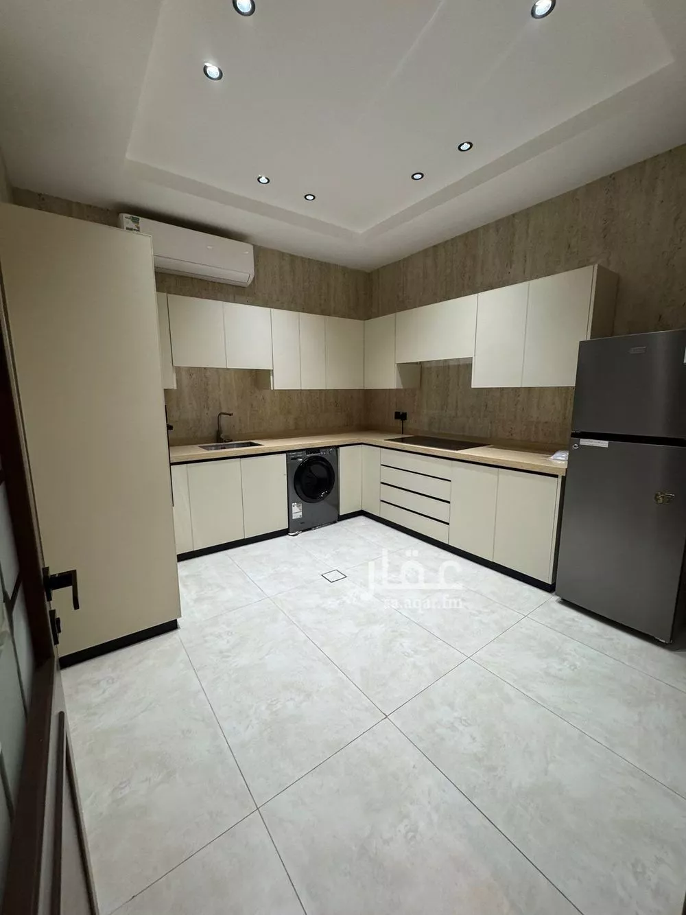 3 bedroom apartment in Hajar, Eastern Province 11