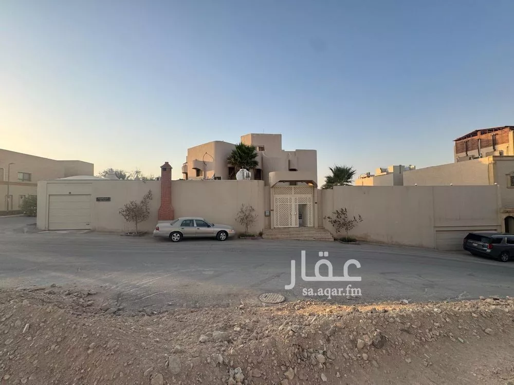 1160 sqm land in Al Rabwa 5