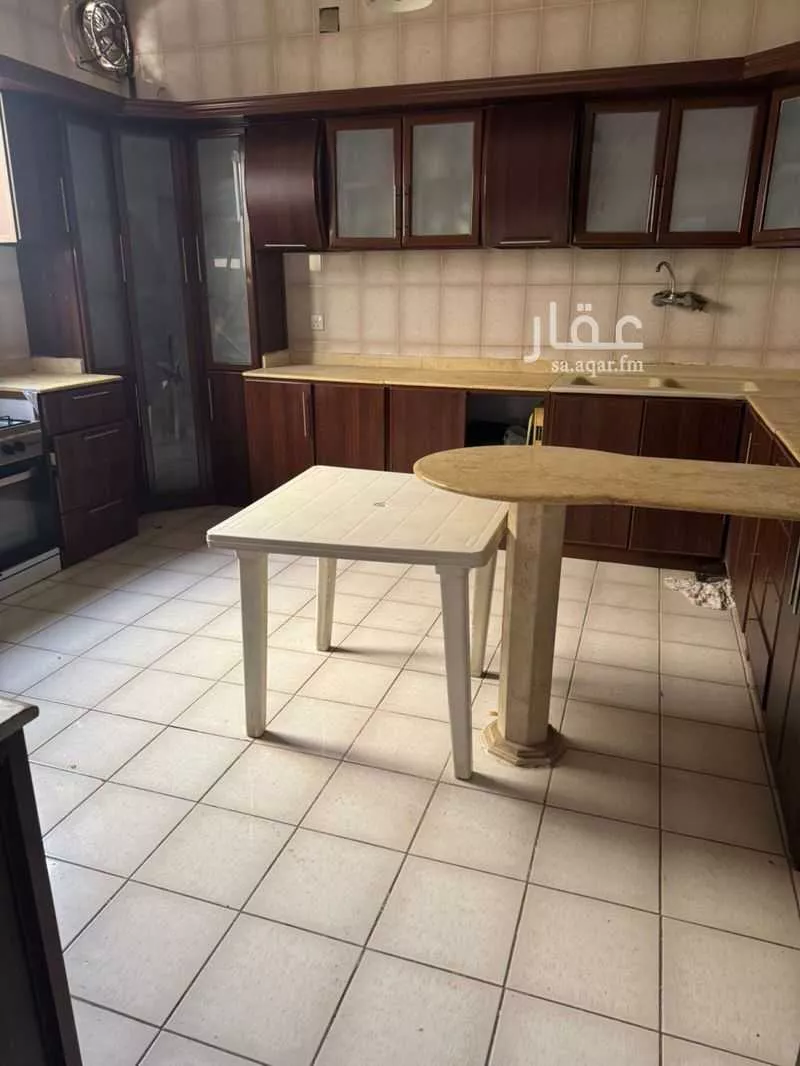 فيلا 8 غرف في الفيحاء 2