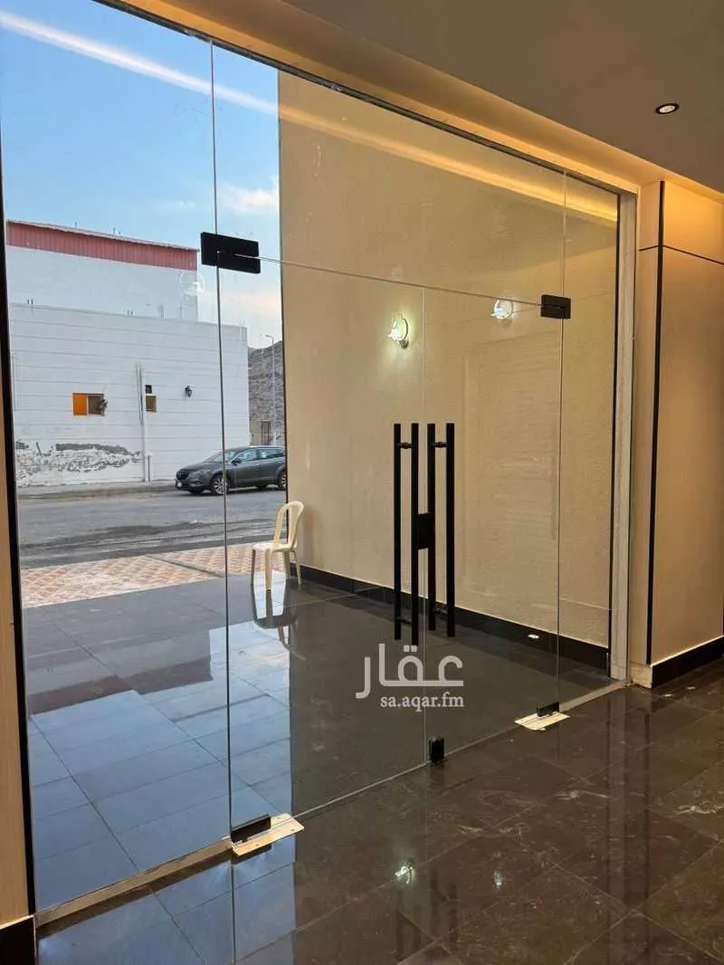 عمارة 681 م² في البحيرات 4