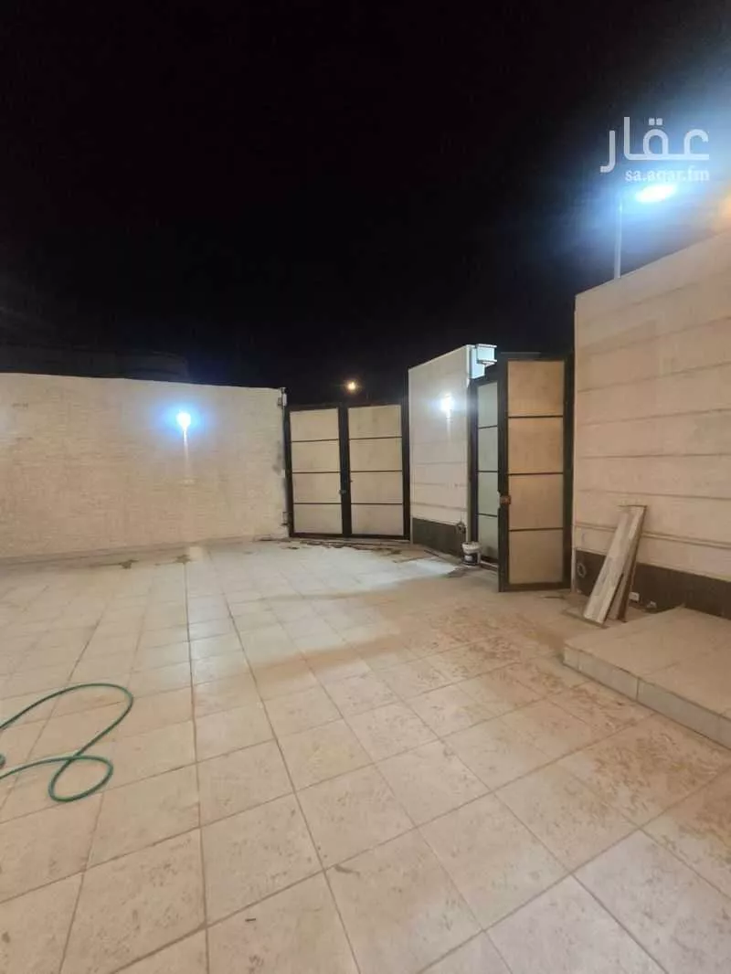 3 bedroom floor in Al Maizilah 3