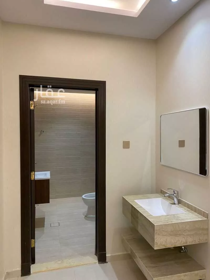 شقة 4 غرف في النخيل 3