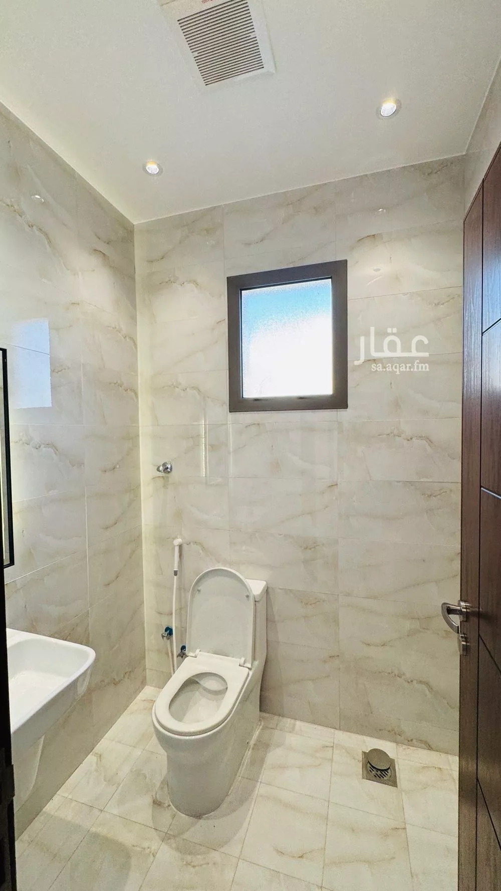 شقة 5 غرف في الريان 4