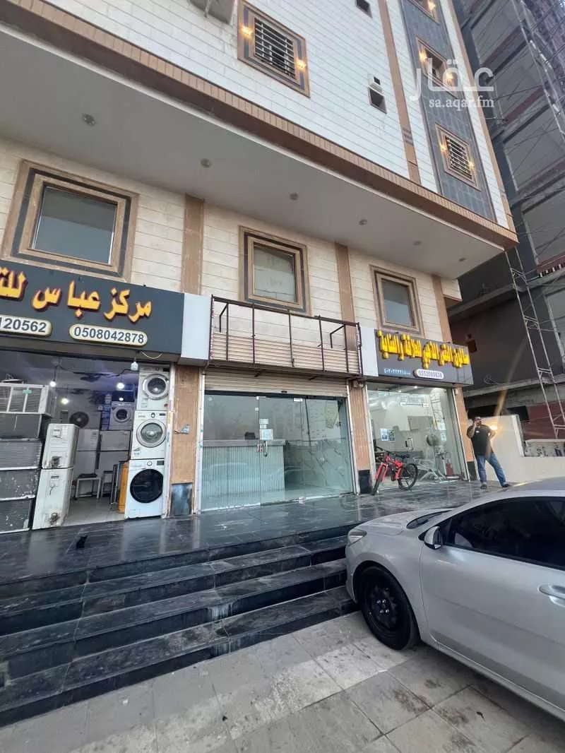 محل 600 م² في الريان 3