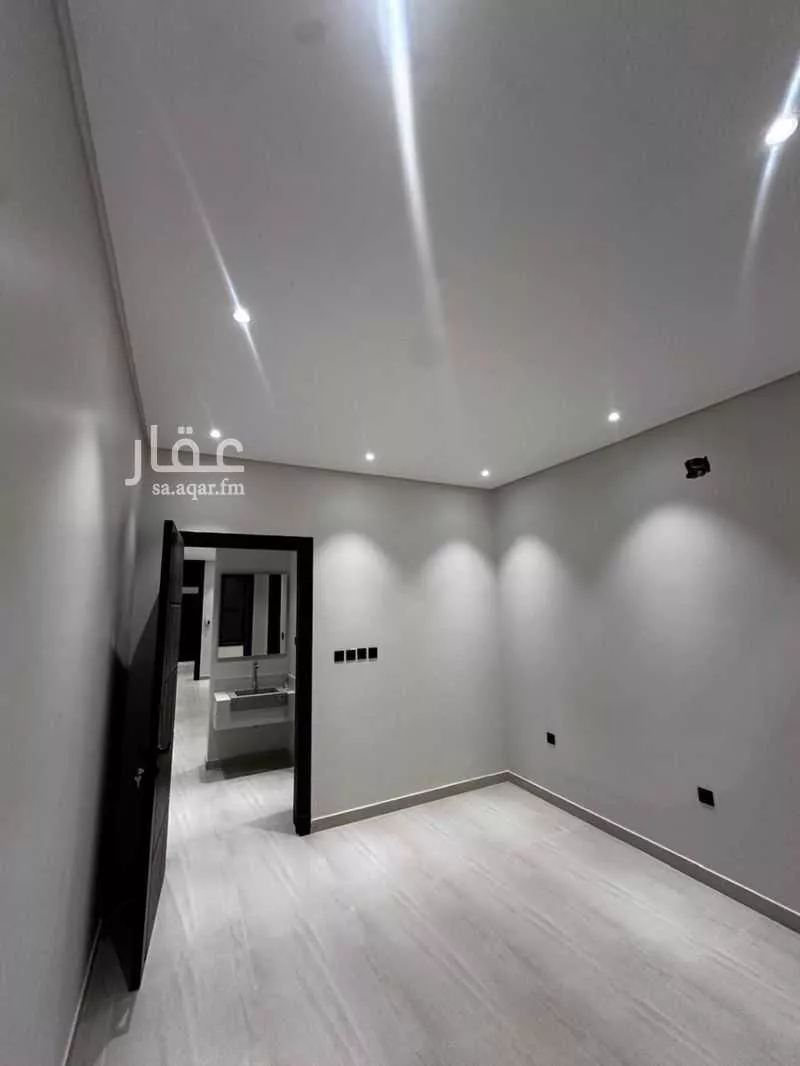 3 bedroom floor in Al Janadriyah 3