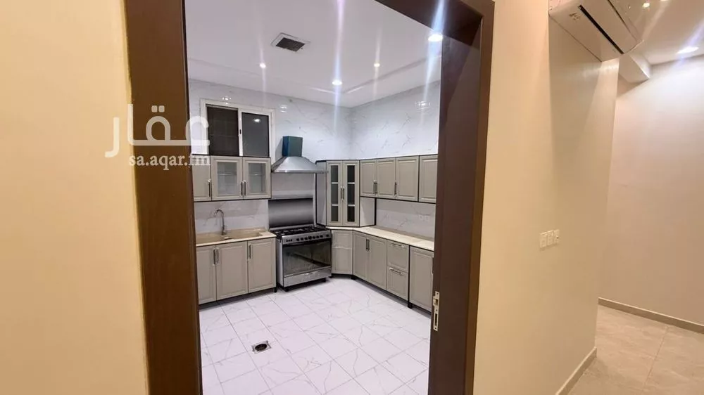 5 bedroom floor in Ash Sharq 4