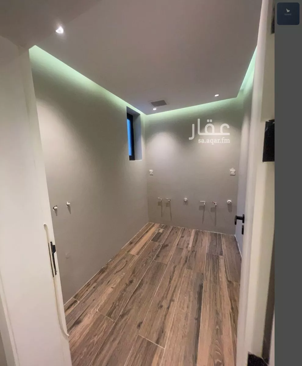 فيلا 4 غرف في العارض 3