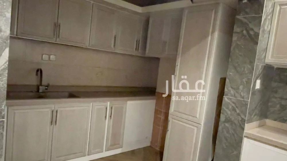 شقة 5 غرف في النسيم 4