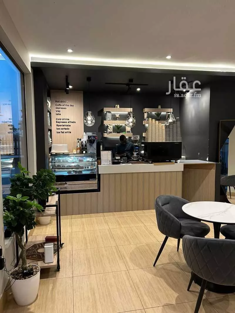 شقة 4 غرف في الحمرا 2