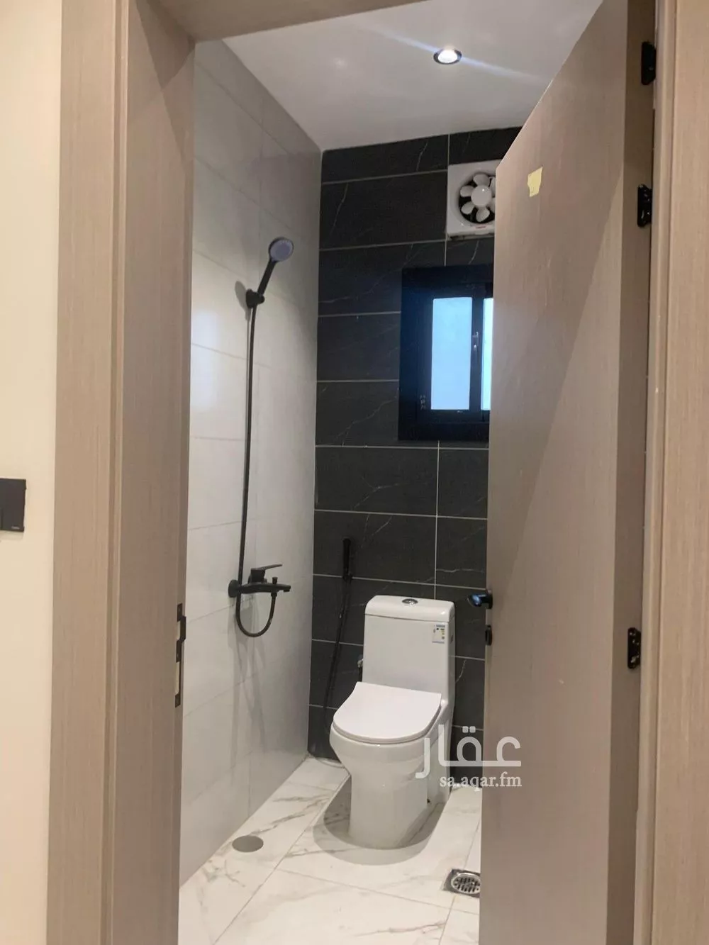 شقة 7 غرف في الريان 3