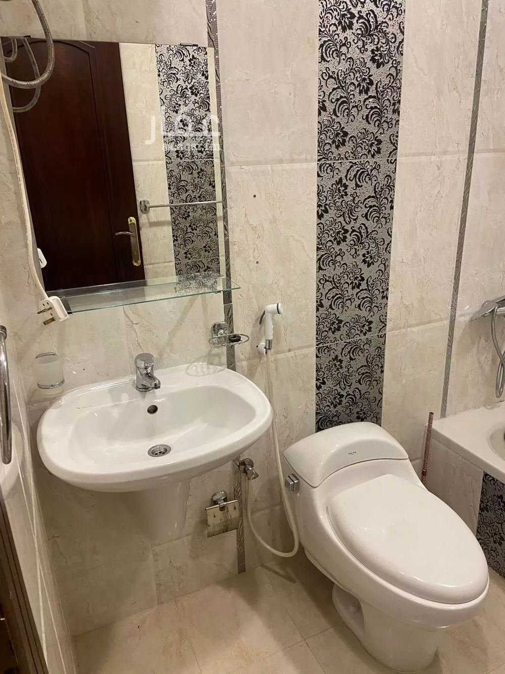 شقة 5 غرف في هجر 5