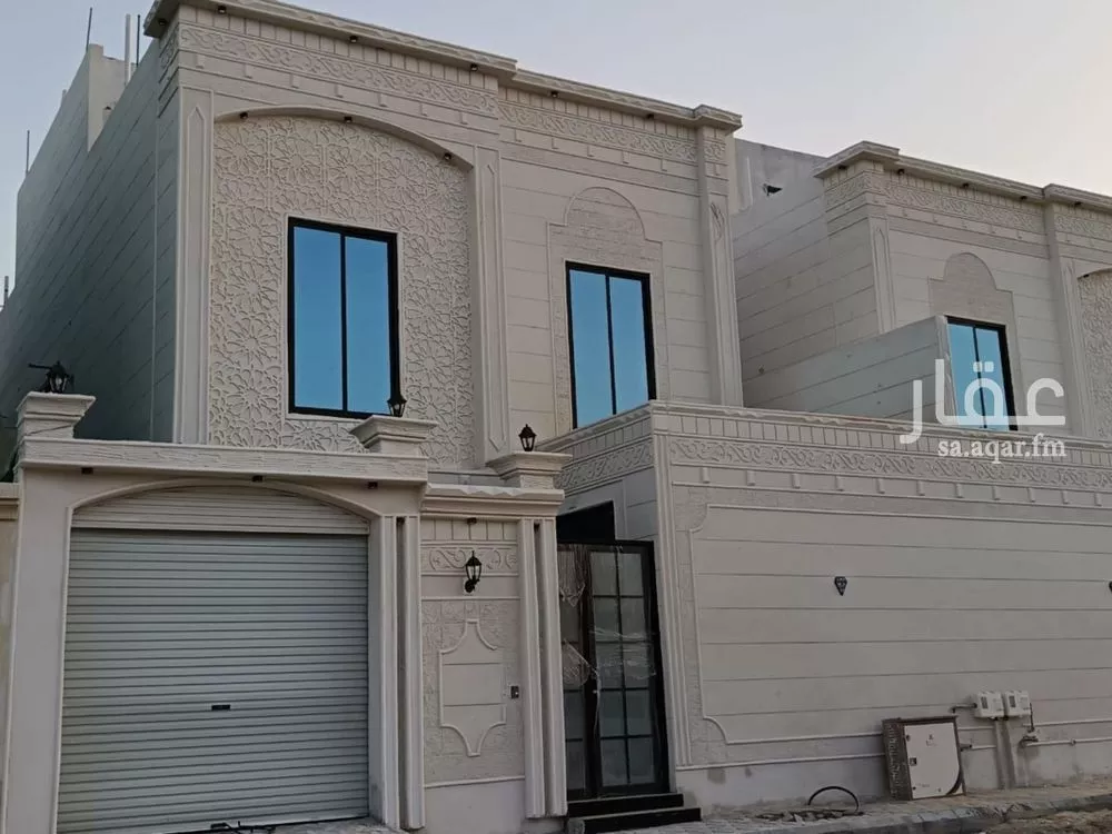فيلا 7 غرف في ضاحية الملك فهد 2