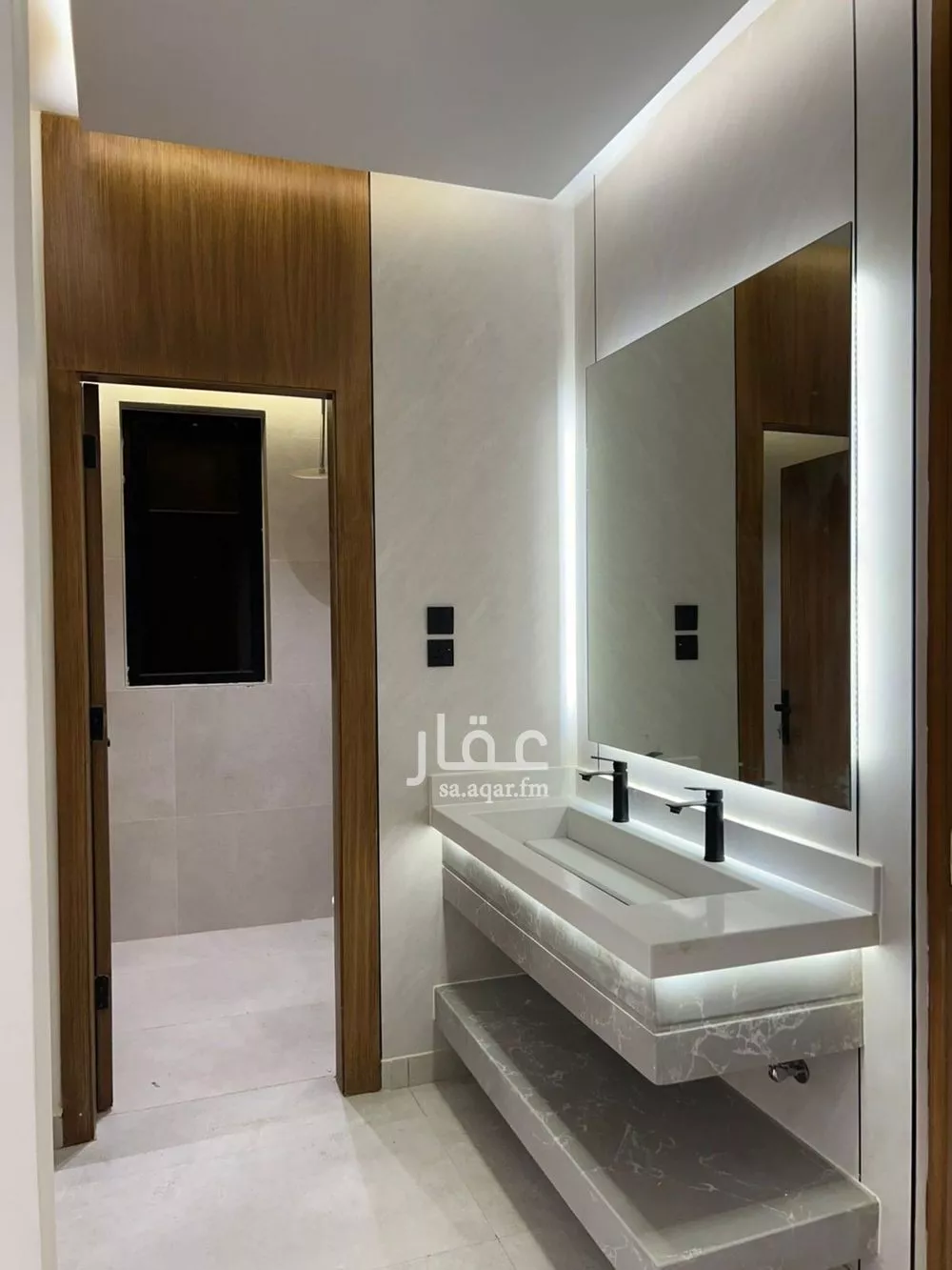 شقة 7 غرف في العدل 3