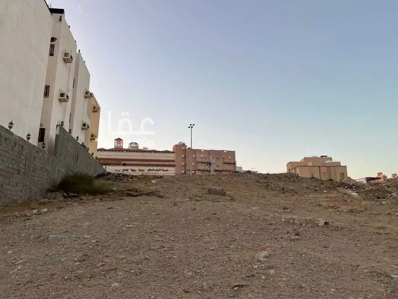 أرض 573 م² في الحمراء و ام الجود 3