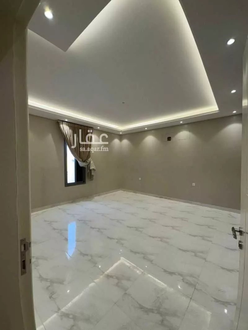 4 bedroom building in Okaz, Riyadh 9