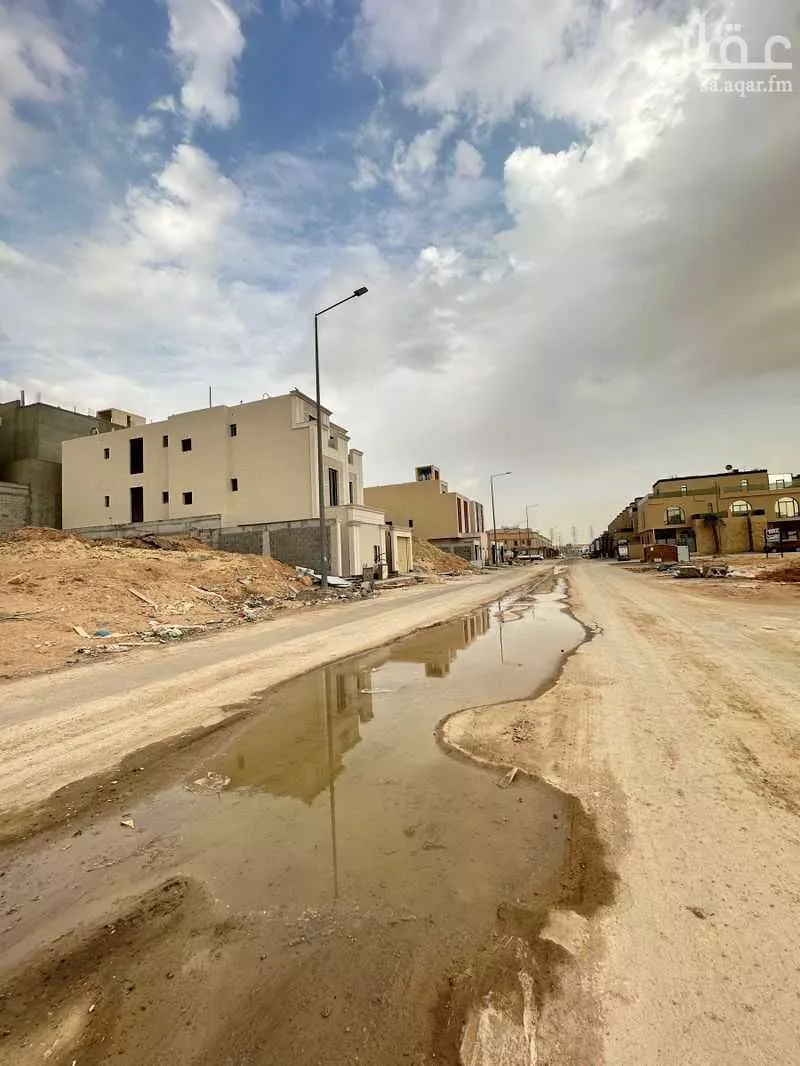 أرض 324 م² في الشرق 4