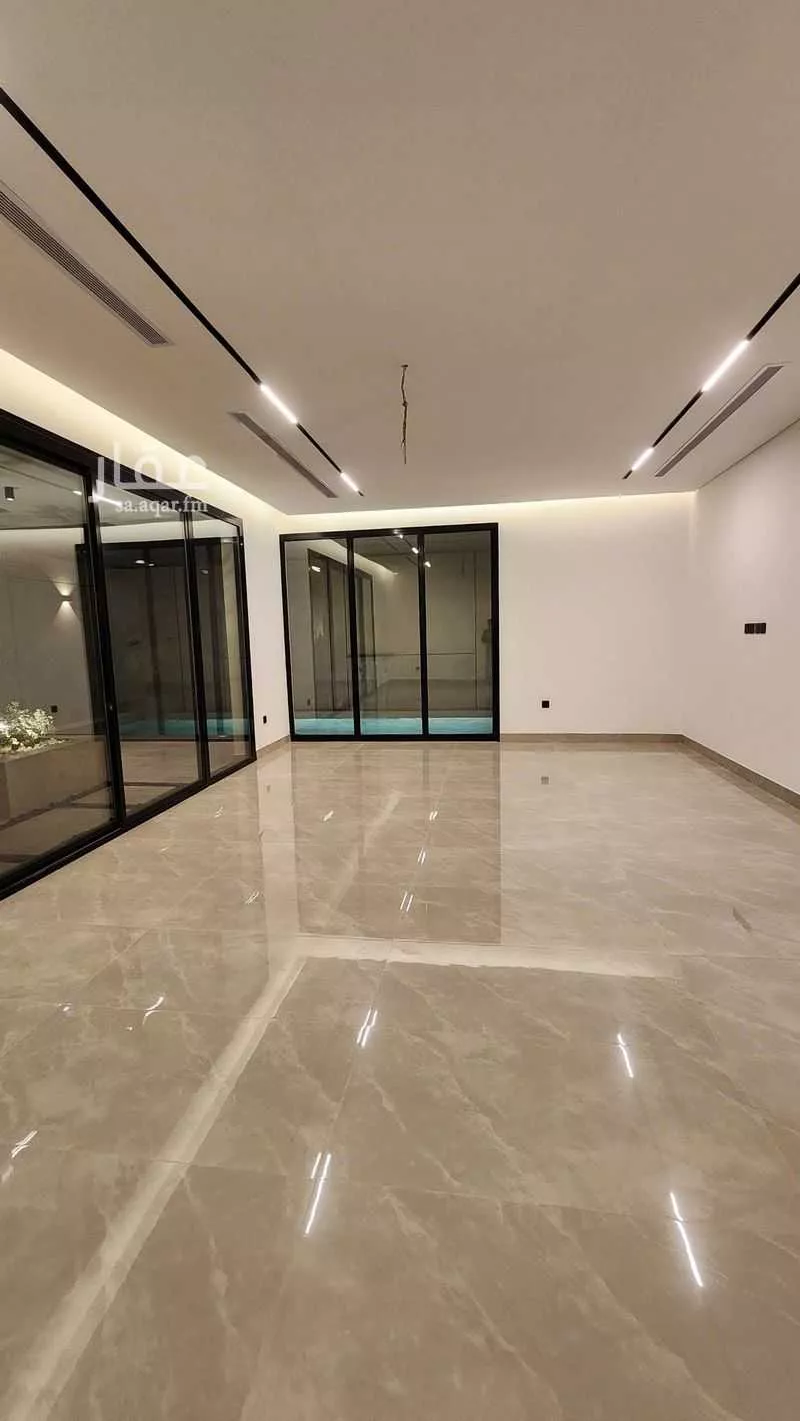 فيلا 7 غرف في الشراع 4