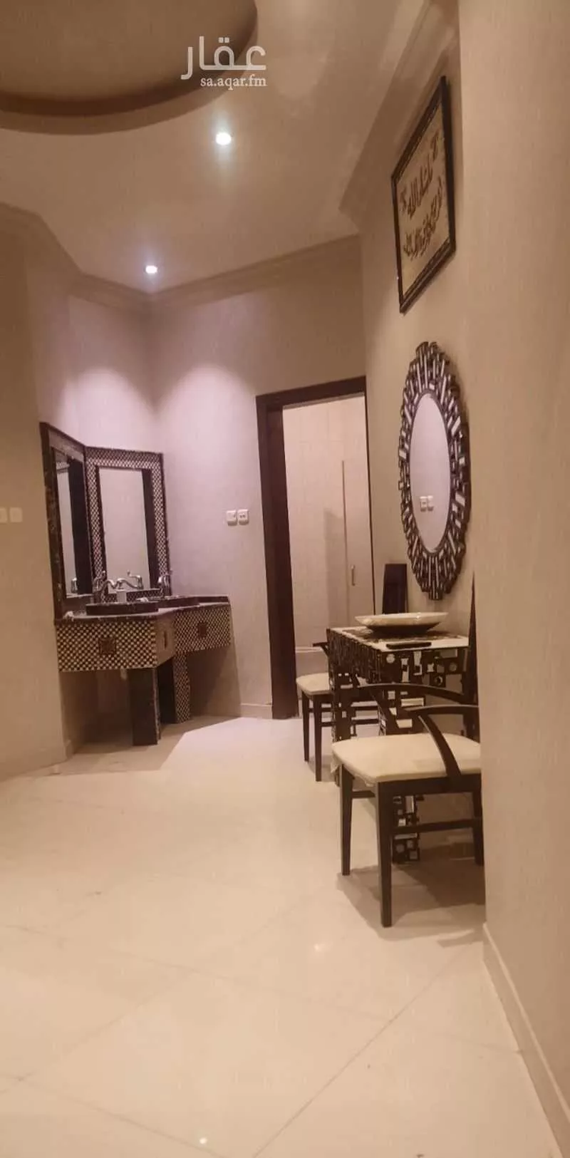 فيلا 4 غرف في عرقة 5