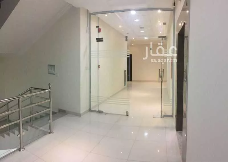 مكتب 1750 م² في الياسمين 5