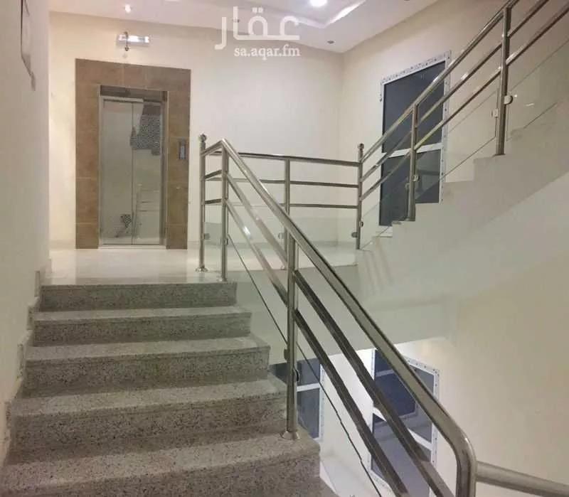 مكتب 1750 م² في الياسمين 2