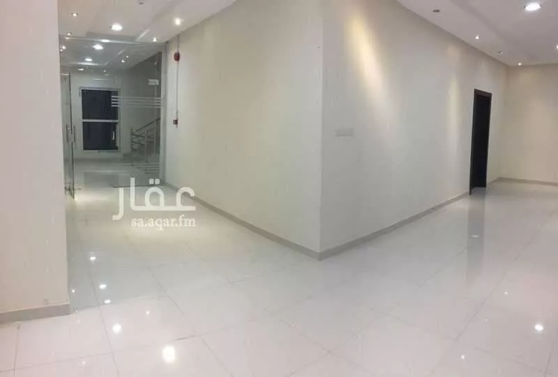 مكتب 1750 م² في الياسمين 4