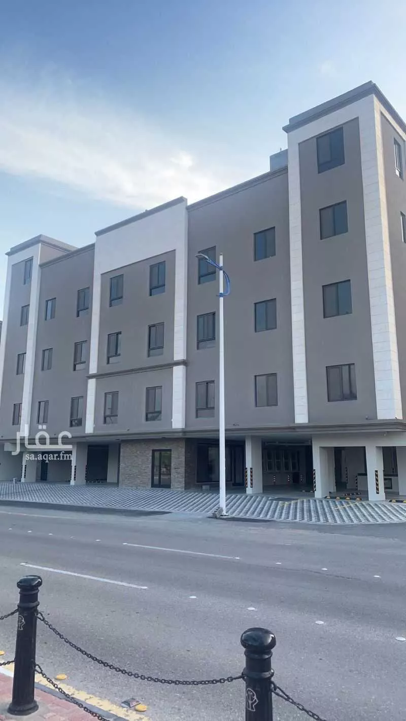 3 bedroom apartment in Al Qusur 5