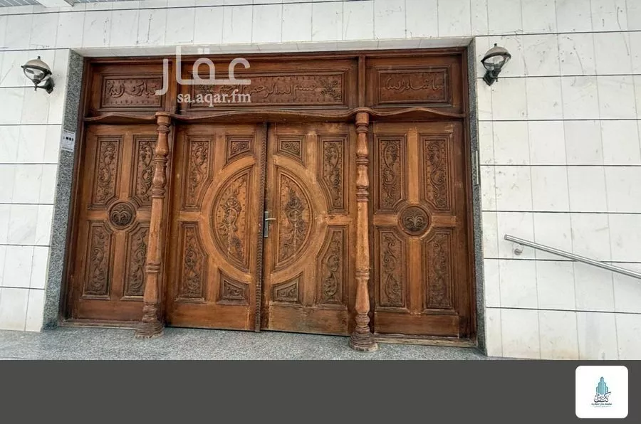 شقة 6 غرف في الروضة 4