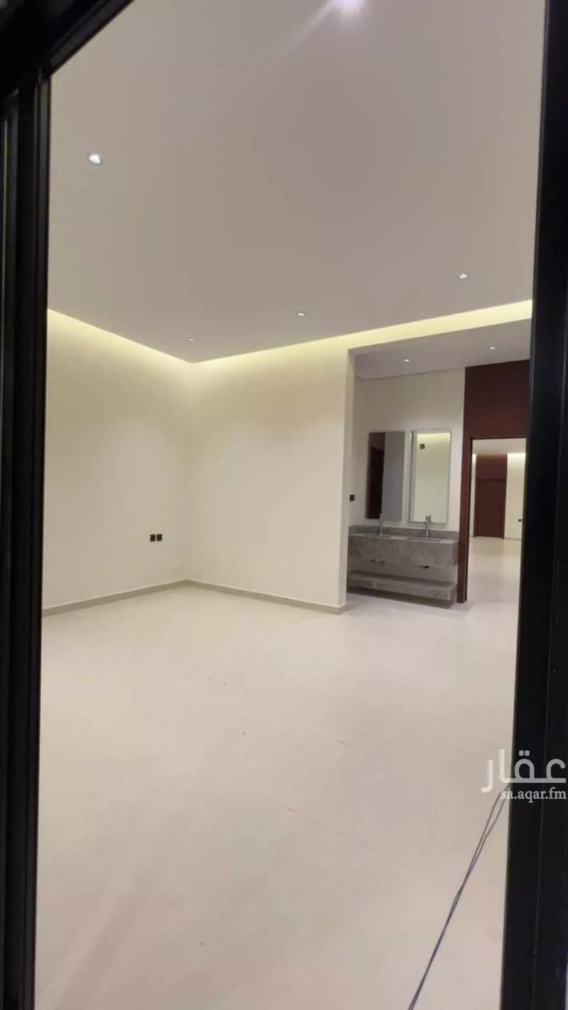3 bedroom floor in As Suwaidi Al Gharabi 4
