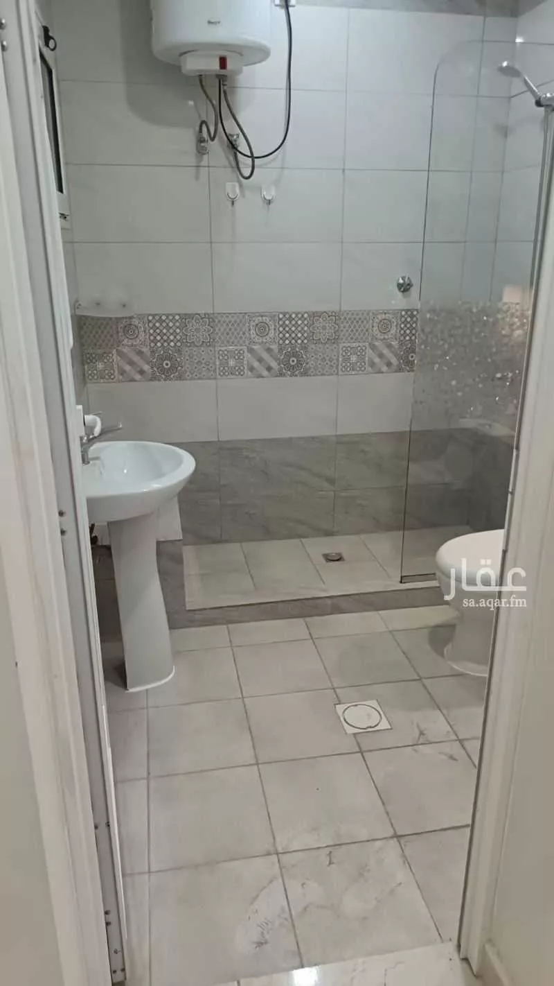 650 sqm building in Al Faisaliyyah 4