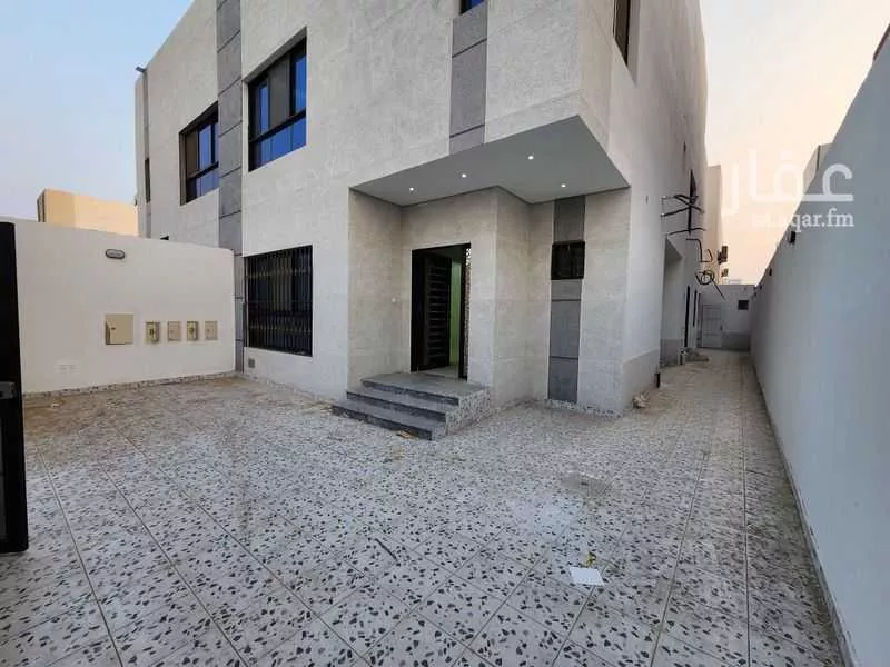 فيلا 6 غرف في الصالحية 1