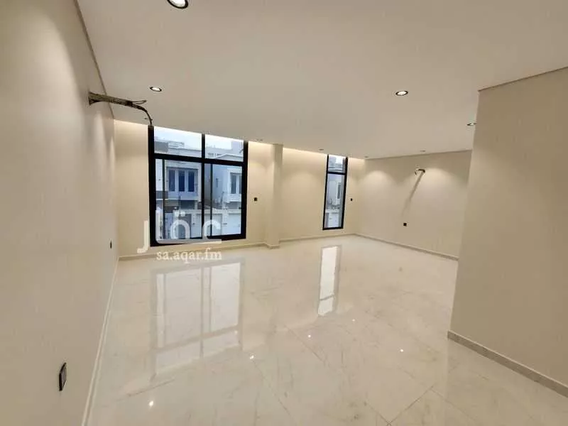 8 bedroom villa in Al Rahmaniyyah 2