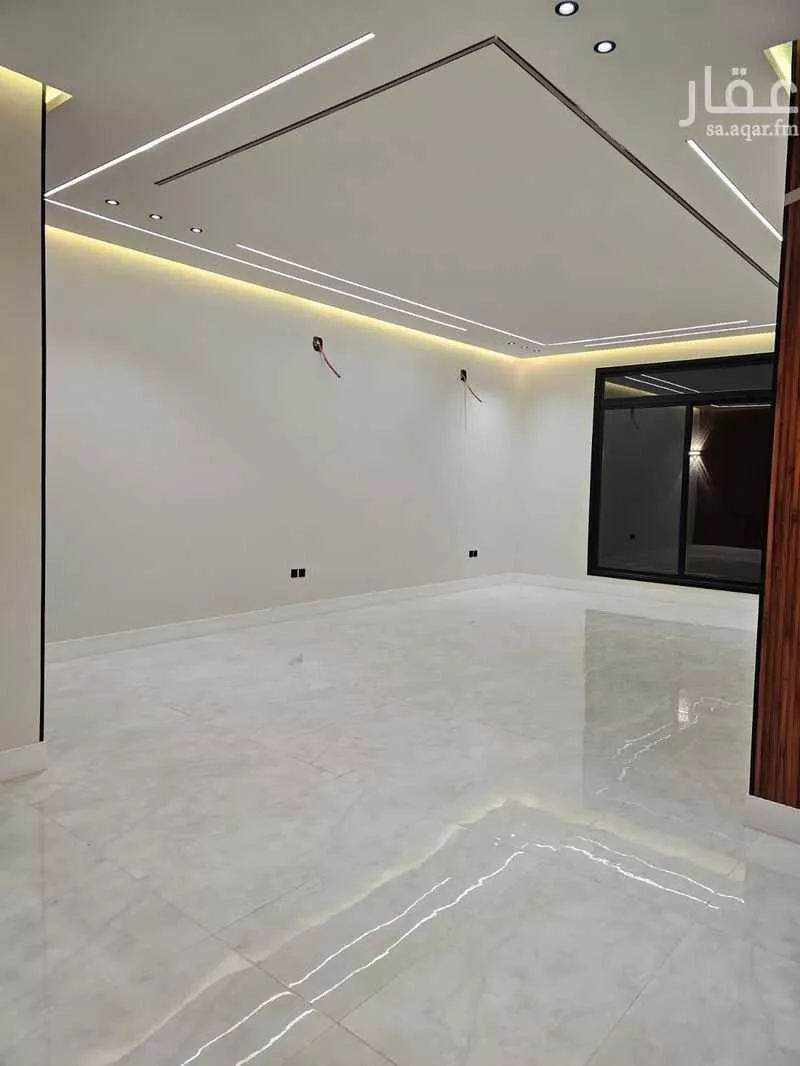 فيلا 6 غرف في الشرق 3