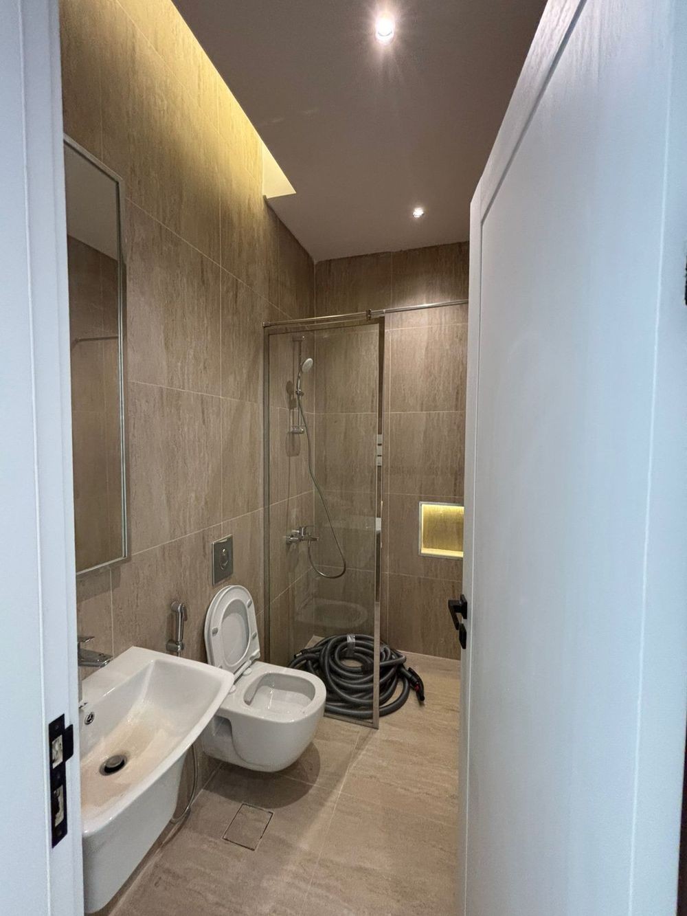 3 bedroom apartment in Al Ghadir, Riyadh 8