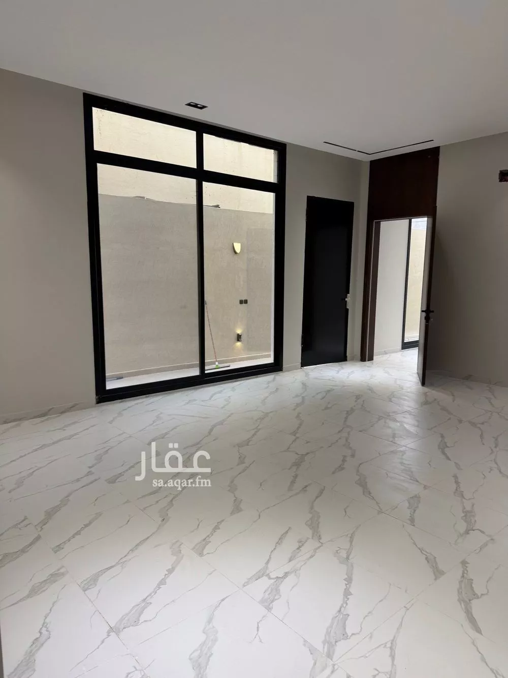5 bedroom floor in Al Khaleej 2
