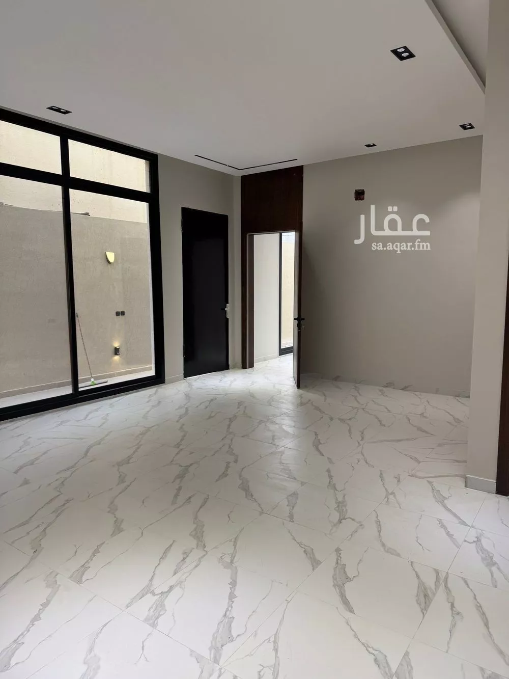 5 bedroom floor in Al Khaleej 3