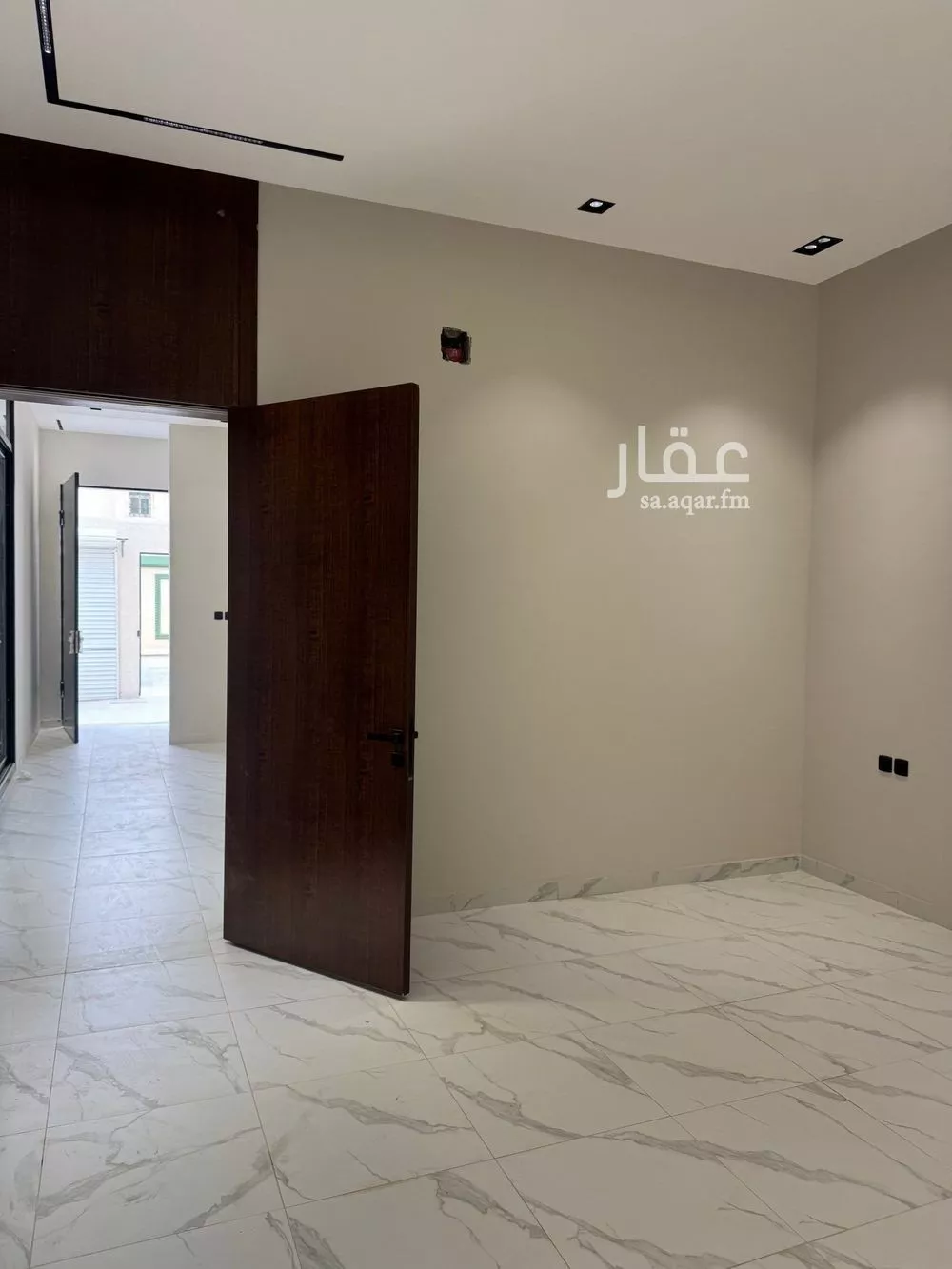 5 bedroom floor in Al Khaleej 5