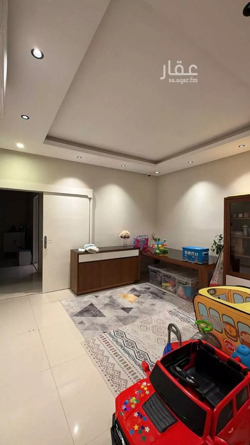 فيلا 6 غرف في الندى 4