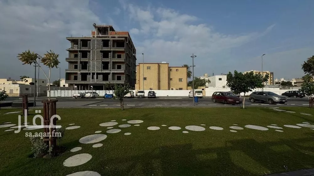 905 sqm land in Al Sharafiyah 2
