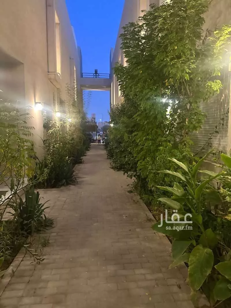 فيلا 4 غرف في العارض 1