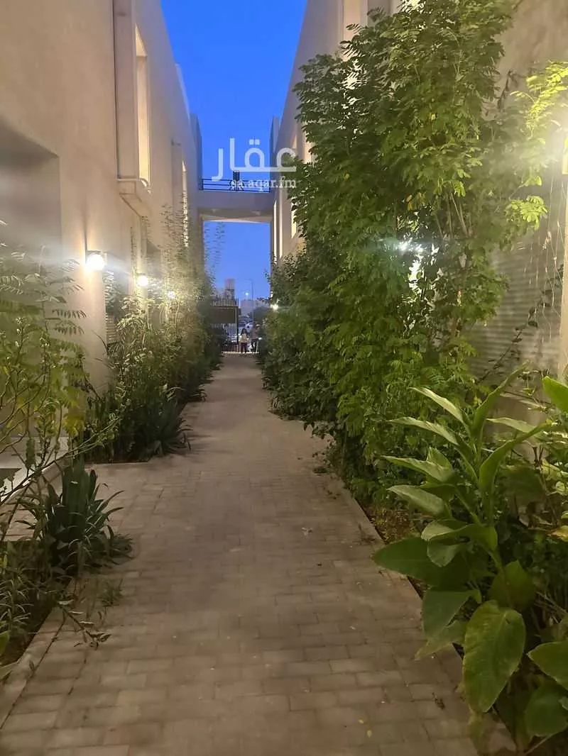 فيلا 4 غرف في العارض 3