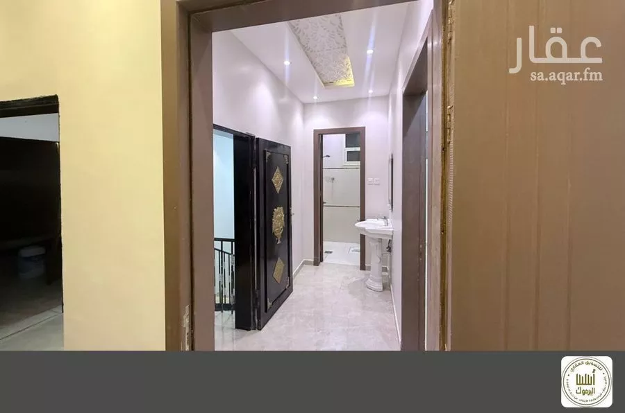 5 bedroom floor in Ash Sharq 2