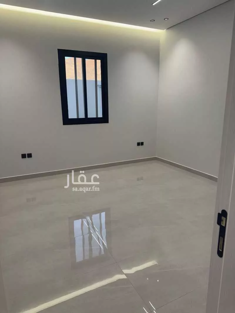 فيلا 5 غرف في النقس 4